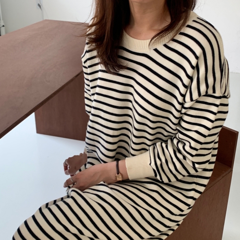 Autumn and winter round neck knitted long striped loose knee-length large size Japanese bottoming lazy style thickened dress