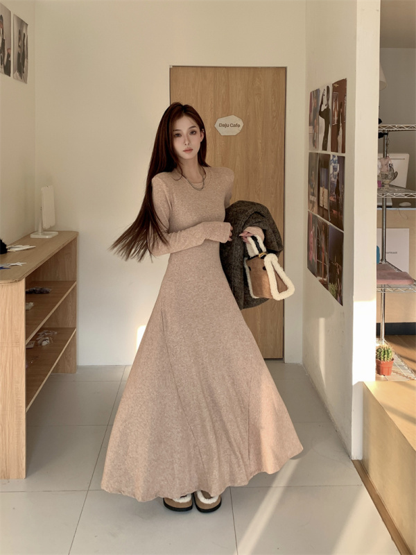 Round neck waistline thickened long sleeves large skirt dress