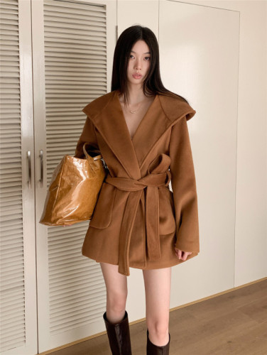 High-end cloak camel hooded woolen coat for women autumn and winter temperament hot girl woolen coat
