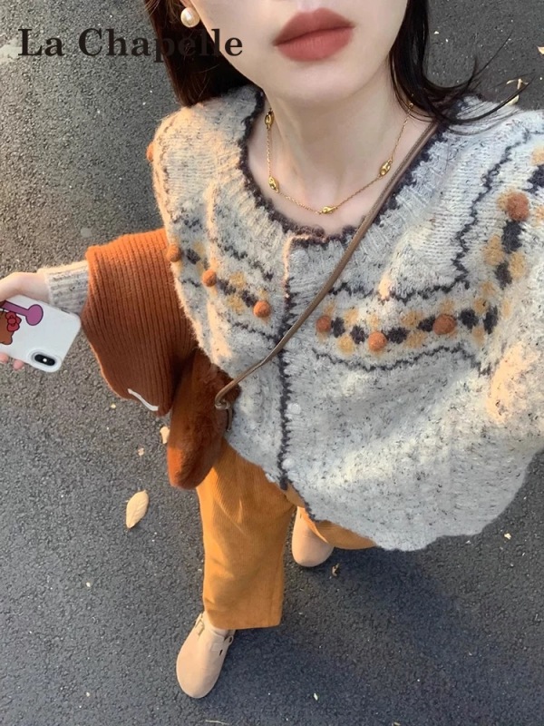 High-end and super good-looking sweater women's autumn and winter niche tops lazy style soft waxy coat gray knitted cardigan to wear outside