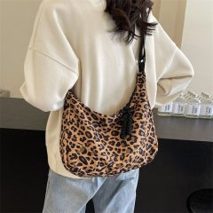 Leopard print canvas commuter bag women's fashionable armpit bag large capacity shoulder crossbody tote bag
