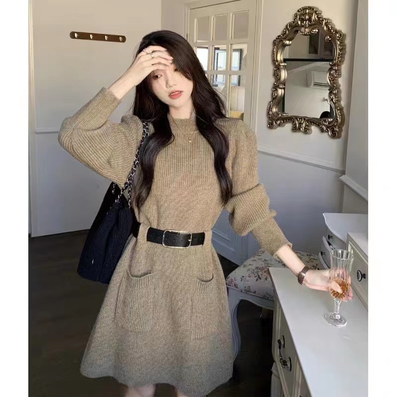 Small waisted puff sleeves knitted wool dress for women in autumn and winter with boots and coat