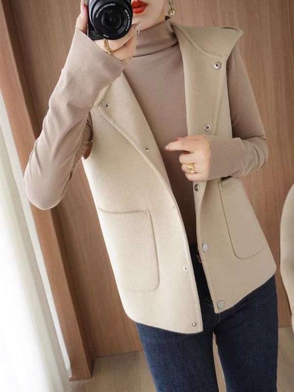 Korean style woolen hooded vest for women, new autumn and winter sleeveless, stylish and age-reducing, versatile woolen vest, short style