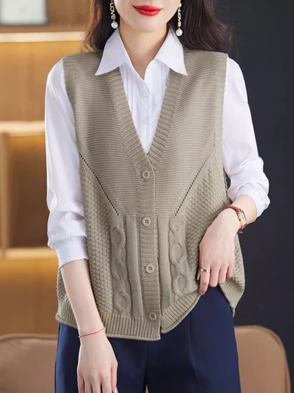 New V-neck sweater vest for women, spring and autumn fashionable sweater, loose and versatile knitted cardigan, slim waistcoat