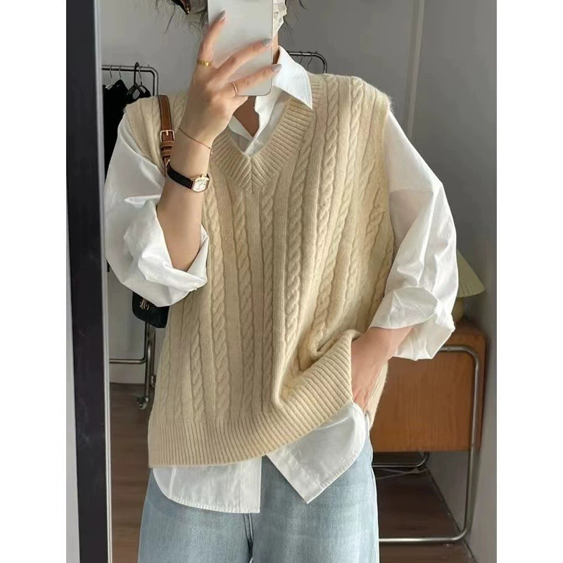 V-neck twist knitted vest layered with sweater vest vest sleeveless women's autumn and winter high-end temperament top