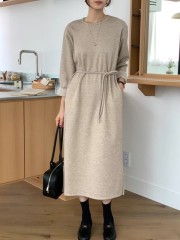 Thickened dress, round neck, dropped shoulders, long sleeves, commuting strappy dress, long skirt
