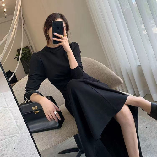 Black long-sleeved dress spring and autumn new Korean style waist slimming internet celebrity wide swing skirt