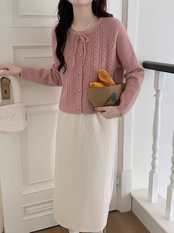 Japanese style small fresh strappy twist sweater for women in autumn and winter retro sweet loose short style outer wear chic knitted top