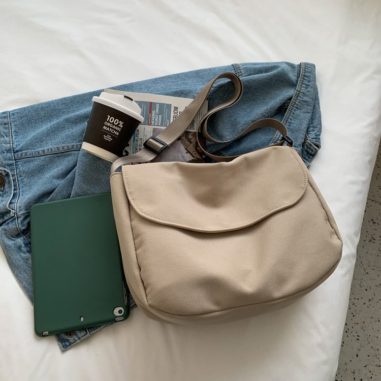 Literary and fashionable canvas crossbody bag women's bag Japanese style casual versatile large capacity shoulder commuter bag