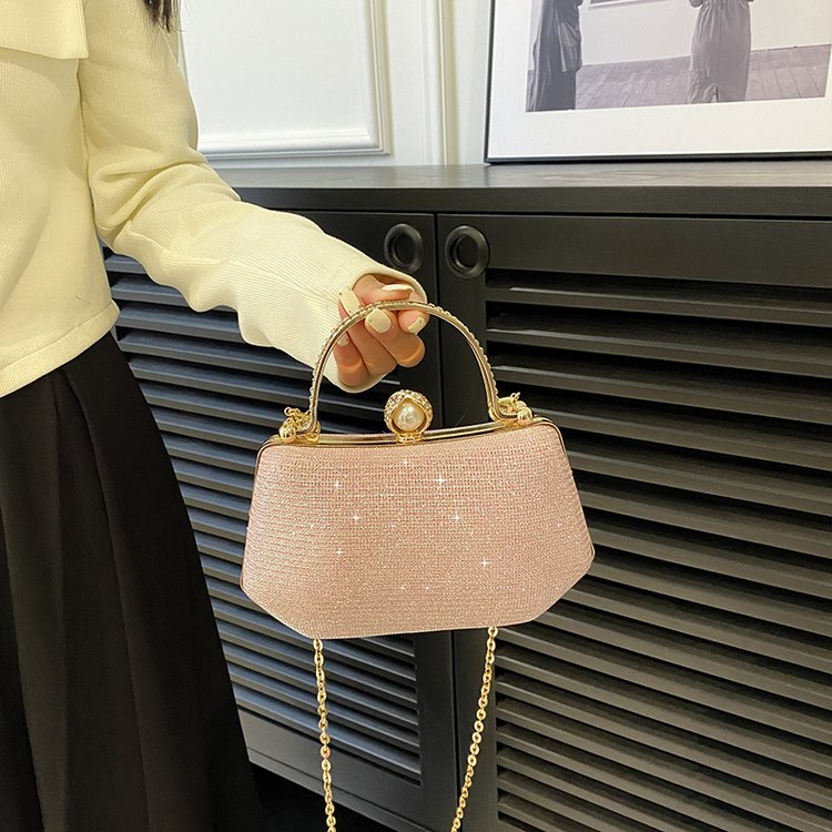 Popular niche bags, women's bags, chain crossbody bags, unique hand-carrying gold bags