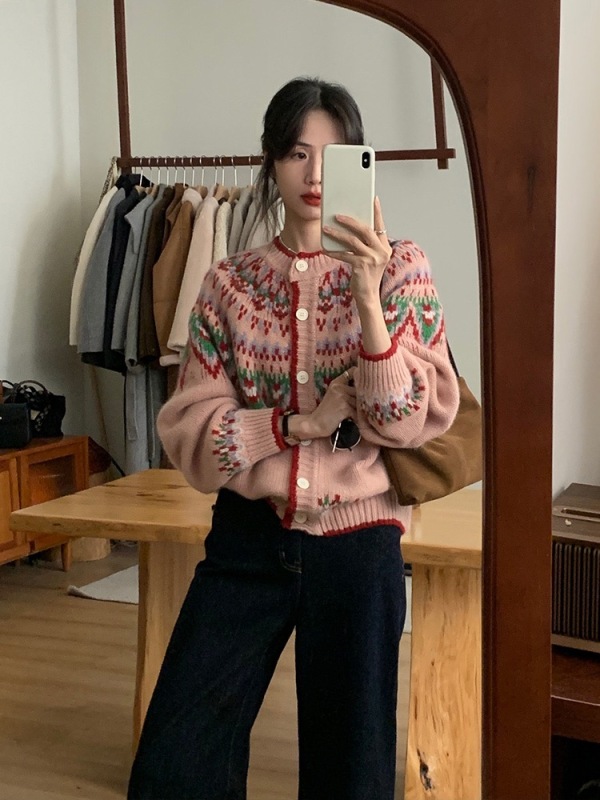 Retro ethnic style jacquard sweater for women in winter, fufu pink sweater, unique high-end trendy top and jacket