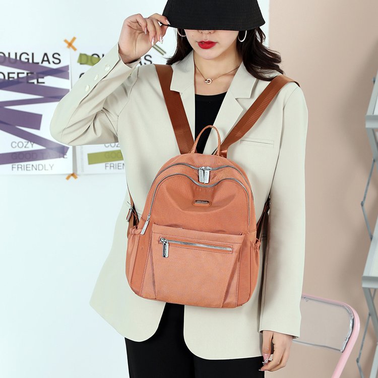 Fashionable backpack, trendy women's outdoor travel bag, lightweight water-repellent nylon bag, large-capacity student school bag