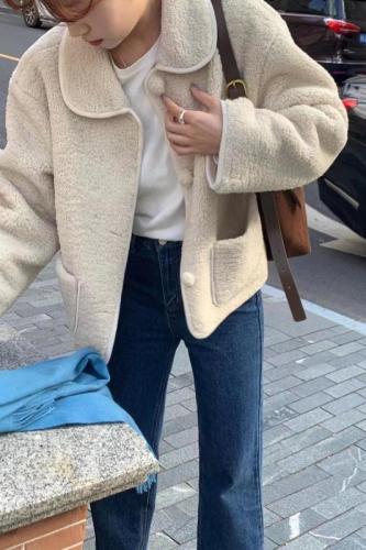 Size has been updated INS Korean style cute age-reducing doll collar chic buttoned fur short coat