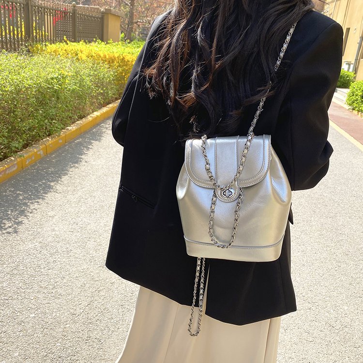 Niche autumn and winter mini small fragrance chain ins student oil wax leather backpack
