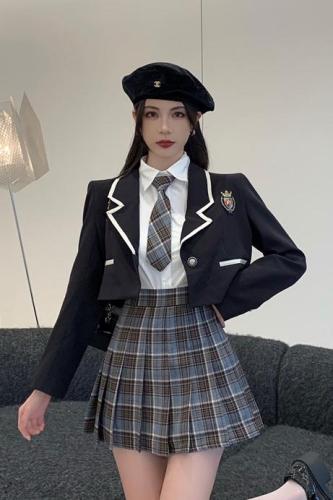 Long-sleeved shirt + bow tie + British style long-sleeved short suit + plaid pleated skirt suit