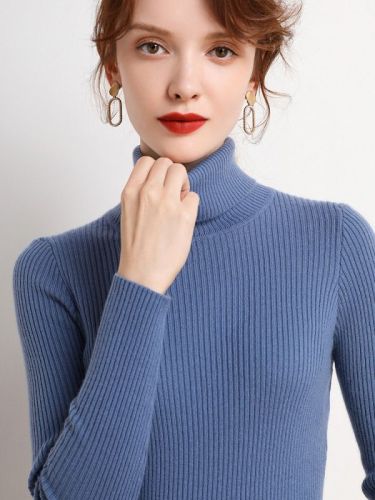 Simple temperament turtleneck sweater for women in autumn and winter, slim-fitting short pullover, tight inner layer, long-sleeved sweater