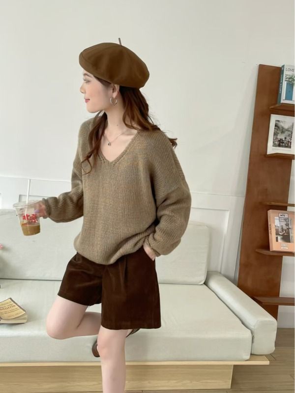 High-end retro loose v-neck pullover sweater for women autumn and winter French fashionable casual inner long-sleeved sweater