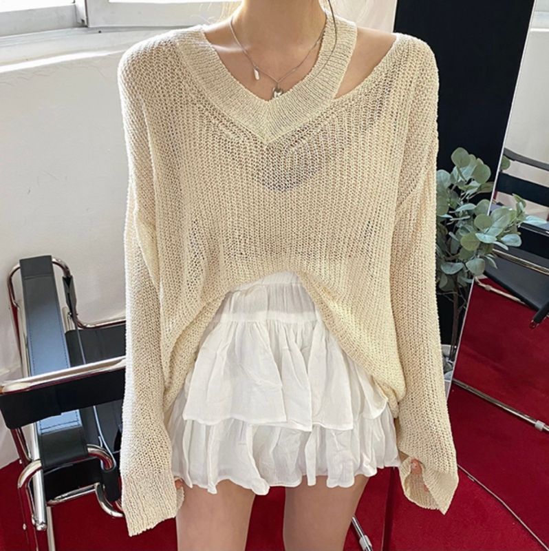 Designed V-neck, off-shoulder, simple ice silk long-sleeved sun protection blouse, lazy casual knitted top