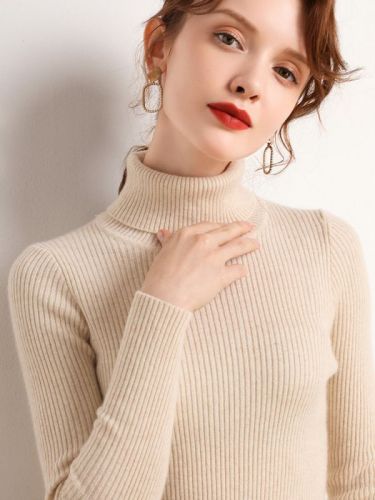 Simple temperament turtleneck sweater for women in autumn and winter, slim-fitting short pullover, tight inner layer, long-sleeved sweater