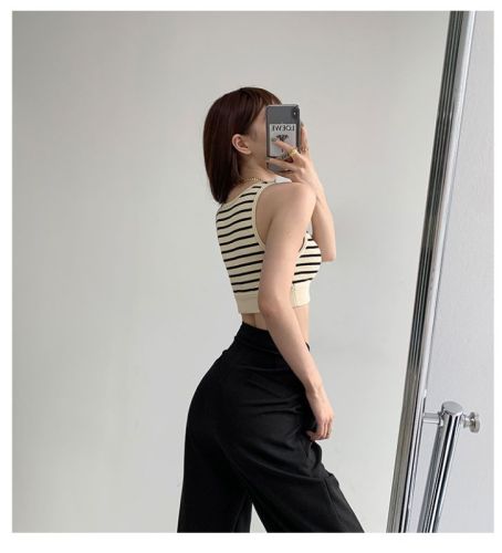 Lisa's same style striped knitted vest women's outer wear sleeveless waist exposed bottoming suspender short sports hot girl top trendy
