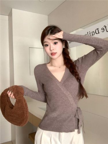 Cross long-sleeved sweater autumn and winter new V-neck slim strap temperament bottoming sweater