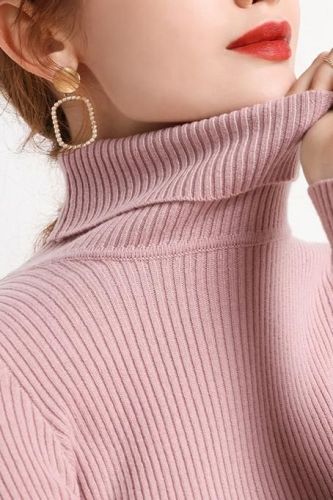 Simple temperament turtleneck sweater for women in autumn and winter, slim-fitting short pullover, tight inner layer, long-sleeved sweater