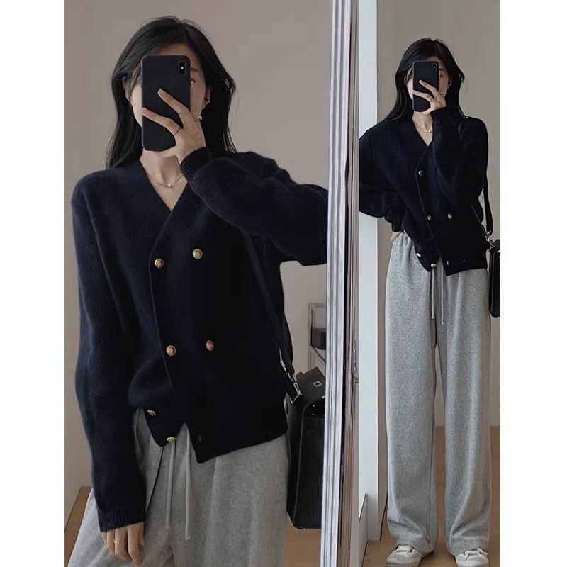 French retro black v-neck sweater for women Xiaoxiang lazy style retro knitted cardigan jacket top