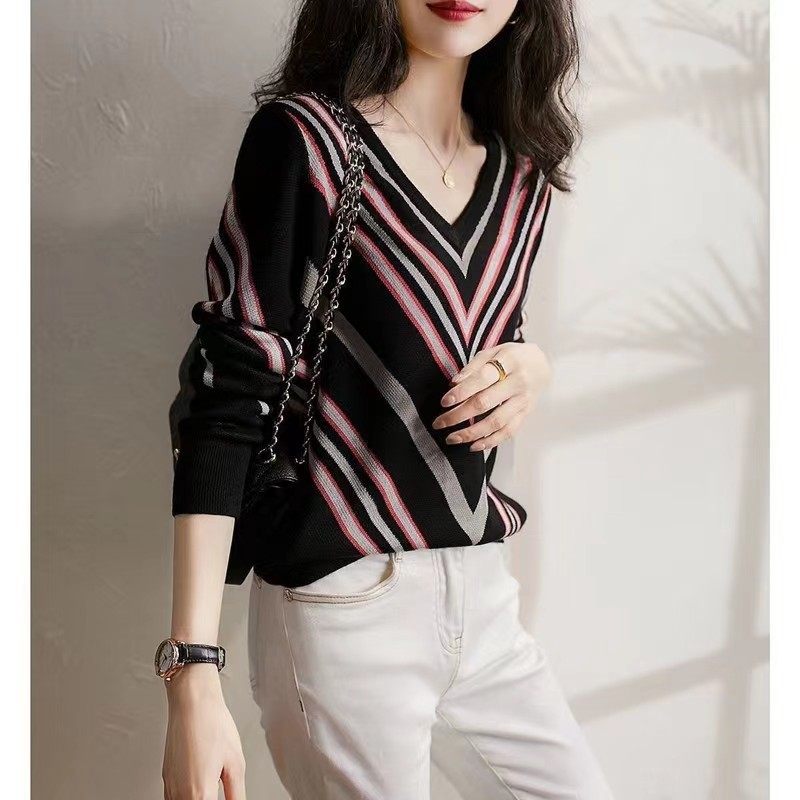 Japanese knitted sweater for women in spring and autumn slim V-neck striped bottoming shirt loose lazy style outer wear retro coat sweater