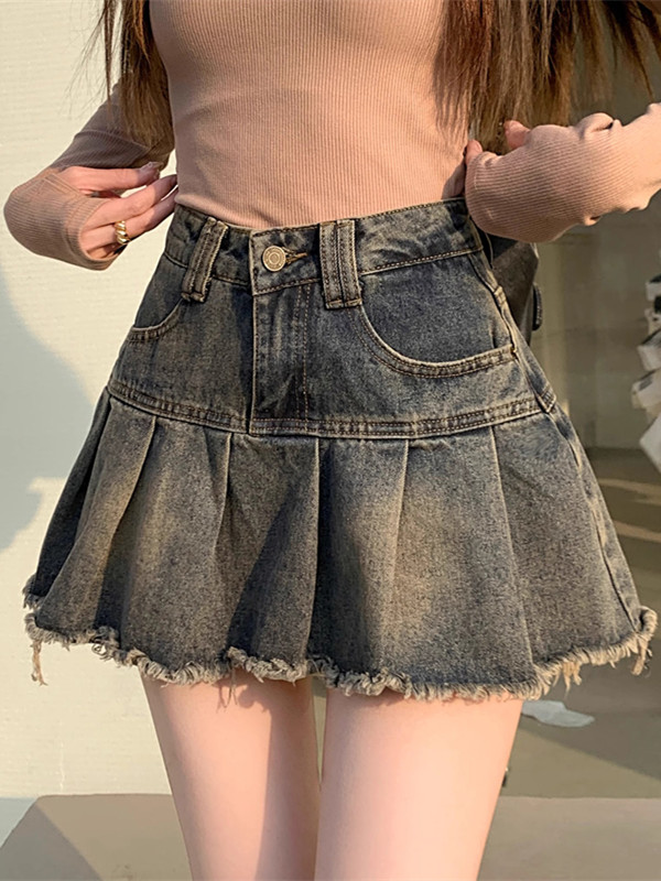 Retro raw edge denim skirt for women summer new style washed and distressed design high waist covering crotch slim pleated skirt