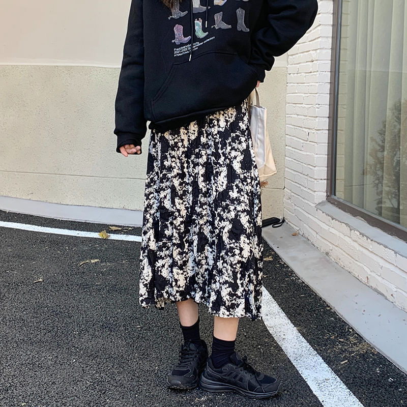 Retro black floral skirt women's autumn and winter mid-length design niche high-waisted style tie-dye skirt
