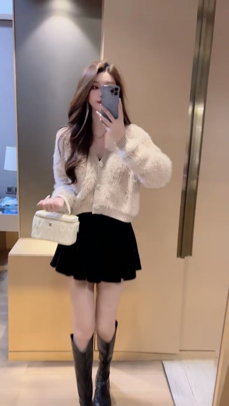 Autumn temperament small fragrance style skirt suit for women new chic and beautiful cardigan sweater pleated skirt two-piece set