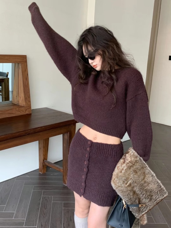 Korea Dongdaemun new winter fashion solid color sweater hot girl knitted hip skirt two-piece suit for women