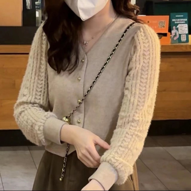 Big-faced long-sleeved hollow bottoming sweater for women in autumn and winter new style design temperament age-reducing versatile top