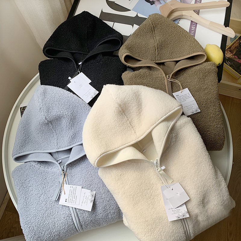 Warm loose-fitting lambswool polar fleece hooded zippered long-sleeved jacket