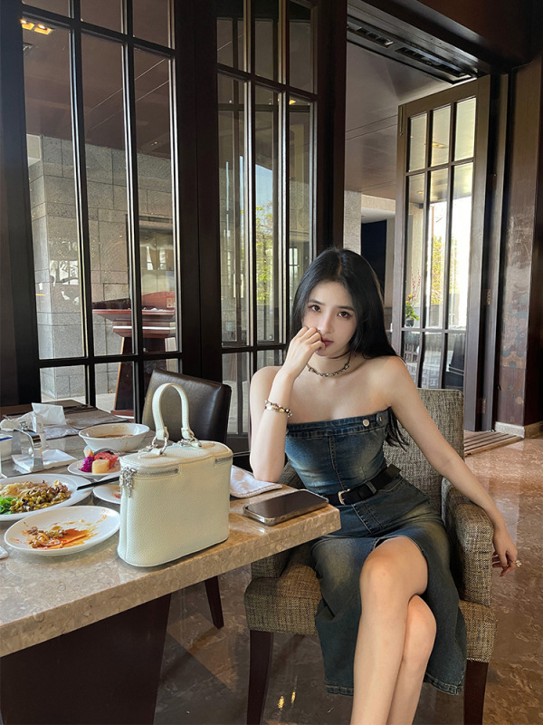 One-shoulder tube top denim dress for women summer high-end temperament sexy hot girl off-shoulder hip skirt