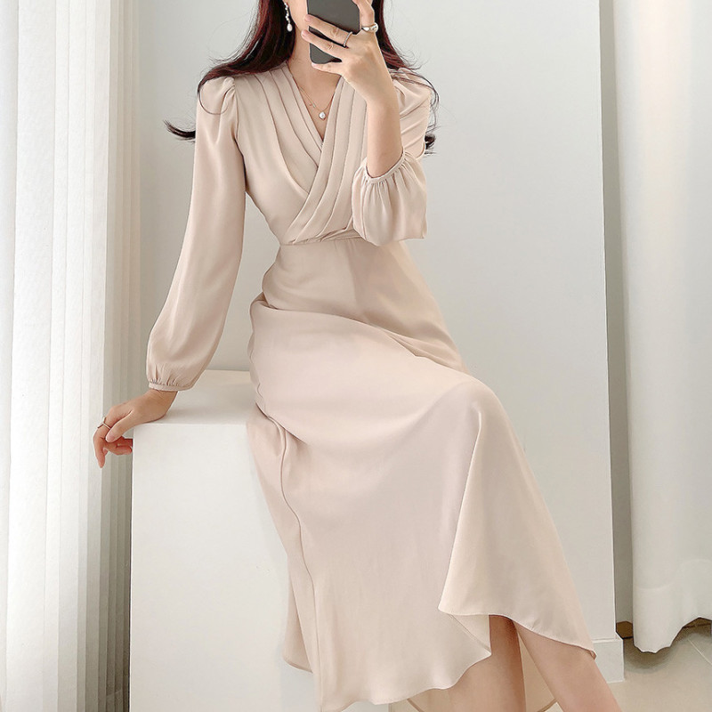 Spot Korean chic early spring retro design temperament pleated slim mid-length dress