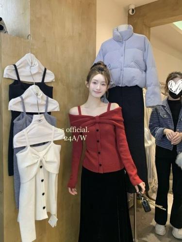 AS OFFICIAL blogger recommends nice flocked love buckle bow off-shoulder warm and stylish sweater