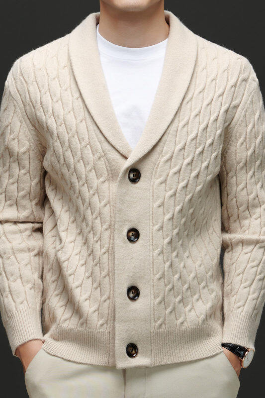 The new wool contains the ball, the green fruit collar twist the thickened knitted cardigan