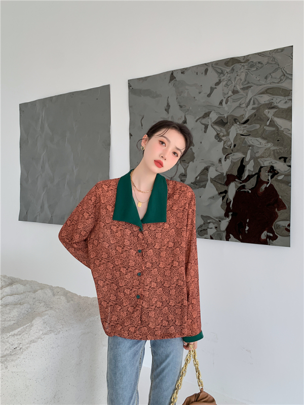 Spot Hong Kong wind shirt Female autumn new retro contrast lapel long sleeve ancient floral shirt