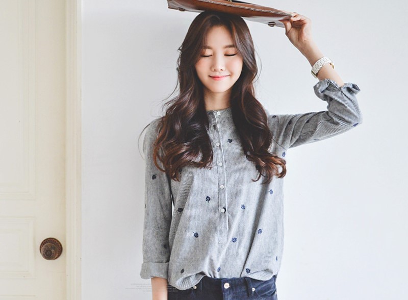 Korean version of small fresh stripes stand -up collar shirt big size mm leaves embroidery, thin long sleeve bottoming shirt female