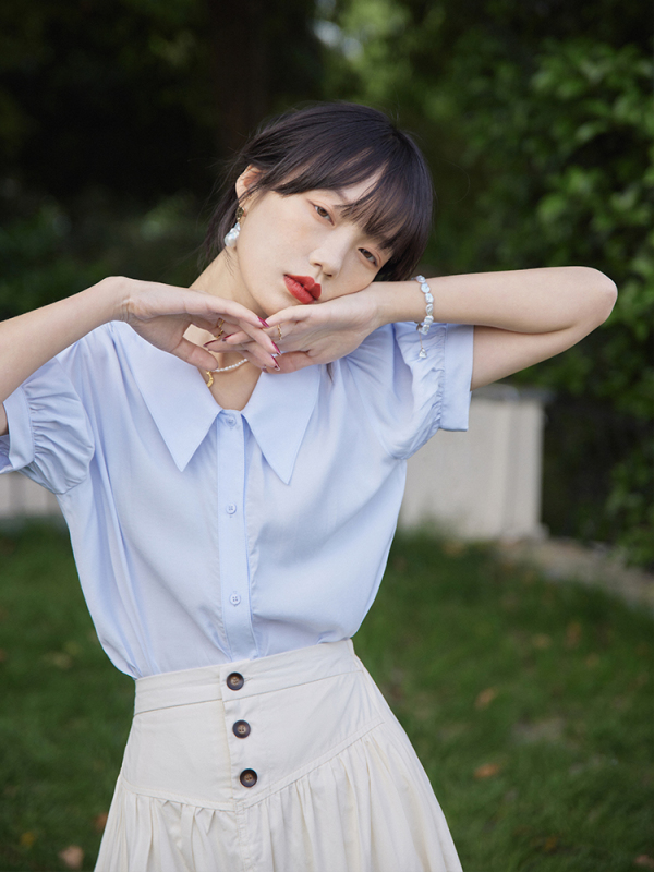 ADVENT blue shirt women's summer new French retro puff sleeve v-neck temperament clavicle top