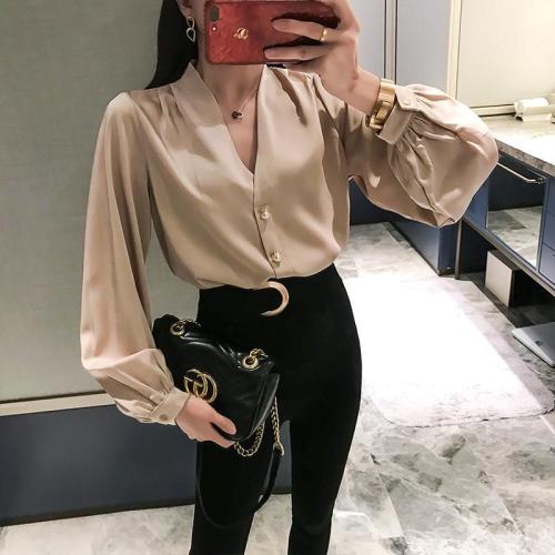 Autumn and winter new retro V -neck gas quality shirt women's design sense niche fashion long -sleeved shirt port flavor top