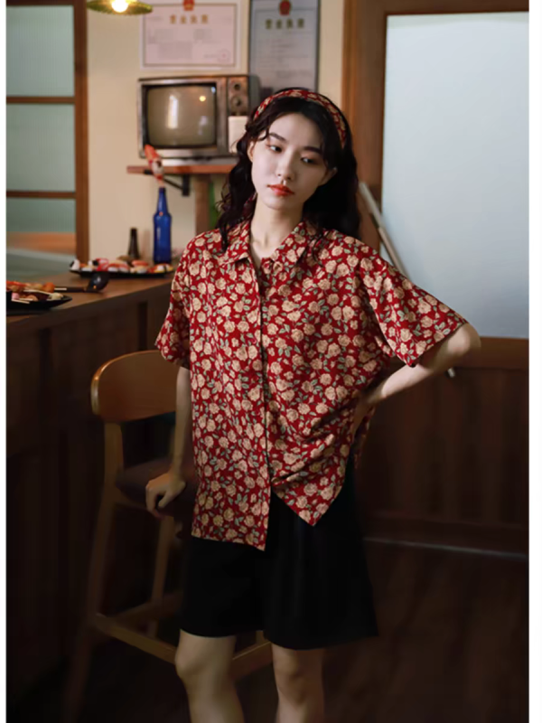 Flower chiffon shirt female retro Hong Kong wind summer new rose ancient Hong Kong -flavored printed short -sleeved shirt top