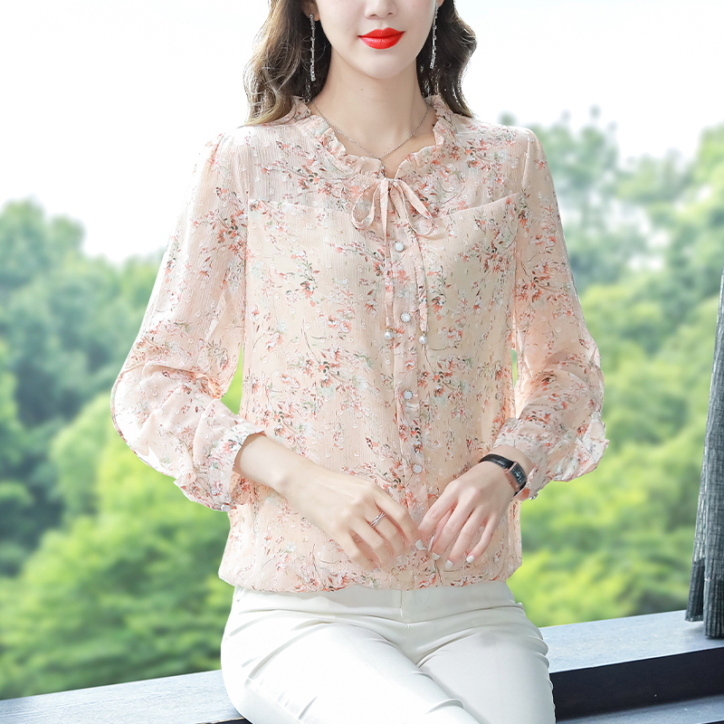 Autumn new long-sleeved chiffon shirt, fashionable floral, belly-covering mother's small shirt, plus size women's clothing