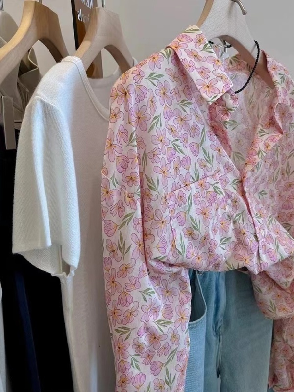 Temperament and versatile retro floral long-sleeved shirt tops for women new spring and summer lightweight sun protection cardigan shirt