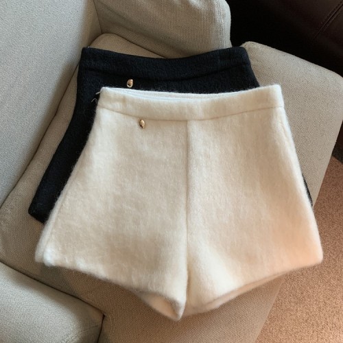 Autumn and winter temperament small incense wind high waist hair shorts