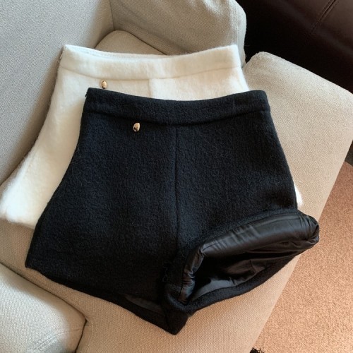 Autumn and winter temperament small incense wind high waist hair shorts