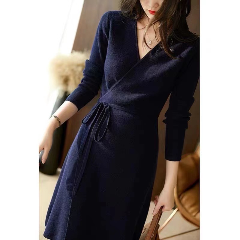 French light luxury V-neck knitted dress with straps and high-end slim temperament long-sleeved knitted skirt