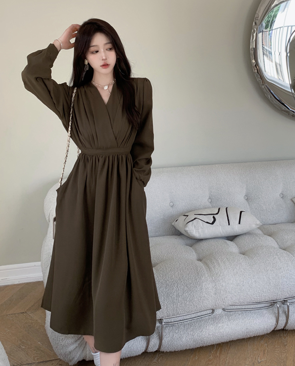 New French retro Hepburn style V-neck waist-clothes slim and mature style dress