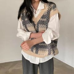 2021 women's early autumn hot vest Korean style fashion academy style jacquard loose v-neck versatile knitted outside wear
